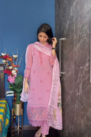 Lilac Elegance Muslin Pakistani Suit – Grace in Every Thread