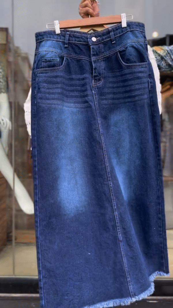 IMPORTED SHRUG PONCHU – The Epitome of Cozy Elegance - Image 3