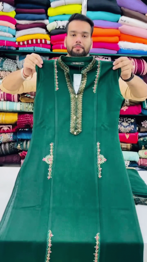 Green Printed Silk Blend Straight Kurta With Trousers & Dupatta