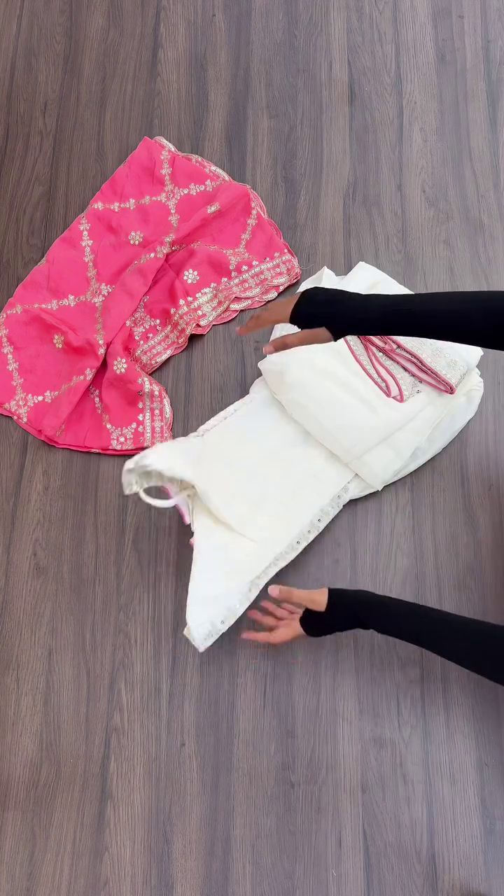 Women's Rani Pink Velvet Dupatta with Rust Embroidery - Image 6