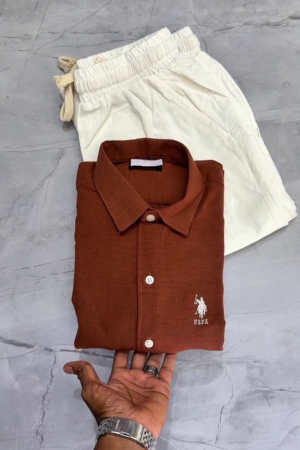 Men Manhattan Fit Spread Collar Solid Cotton Casual Shirt