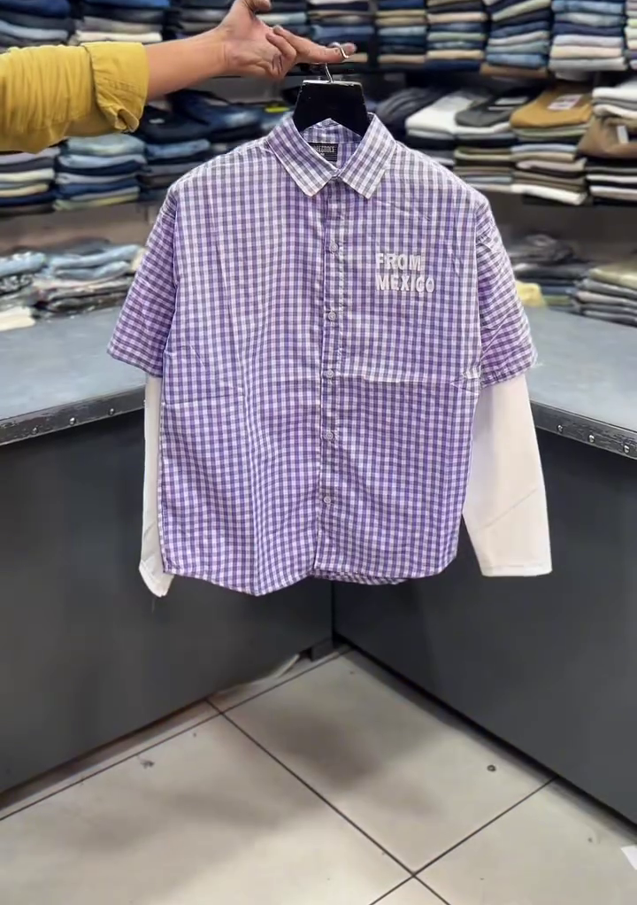 Men Relaxed Checked Casual Shirt - Image 4