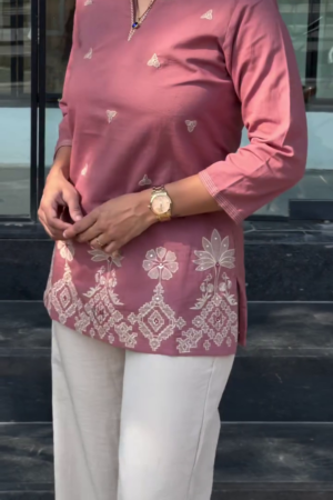 Floral Embroidered Notch Neck Straight Kurti