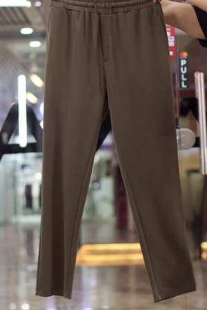 Men Loose Fit Easy Wash Pleated Trousers