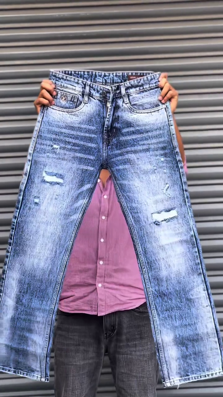 Men Slim Fit Low-Rise Mildly Distressed Light Fade Stretchable Jeans - Image 5